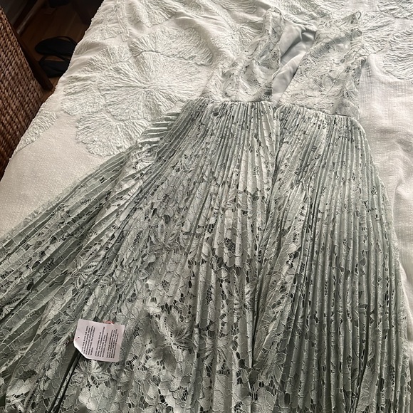 ASOS DESIGN NWT Pinny Midi Prom Dress Pleated Lace Sage Green Size 6 - Picture 6 of 6